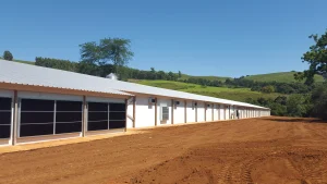 Oscuratore ventilatori e prese d’aria per capannoni agricoli