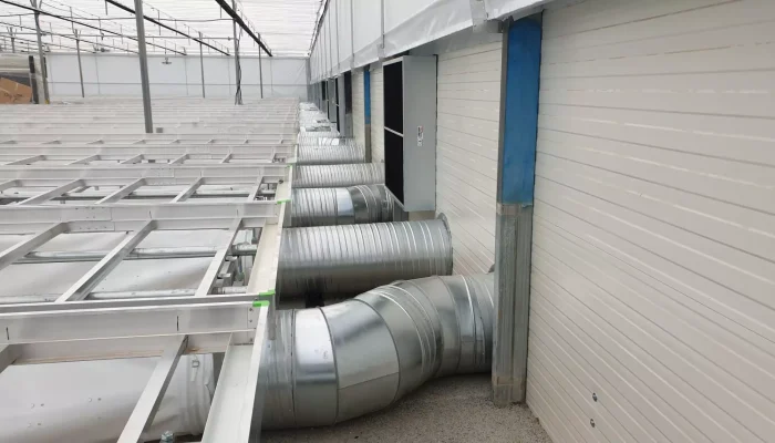 Oscuratore ventilatori e prese d’aria per gestione della luce naturale