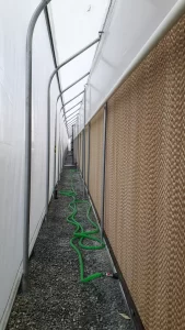 Sistema di supporto pannelli per installazioni su misura