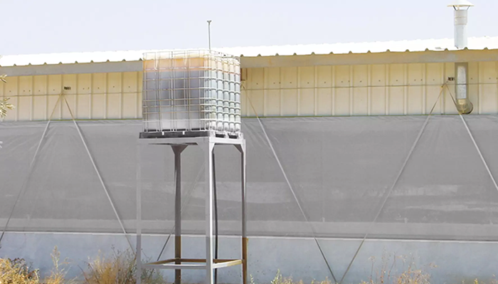 Sistema di telonatura per installazioni agricole contro intemperie